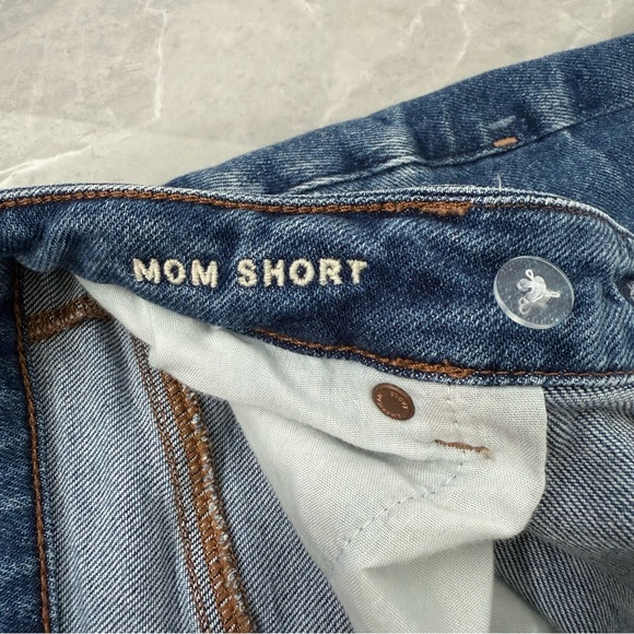 Women’s American Eagle Stretch Distressed Mom Short Jean Shorts Size 2 - Picture 13 of 16